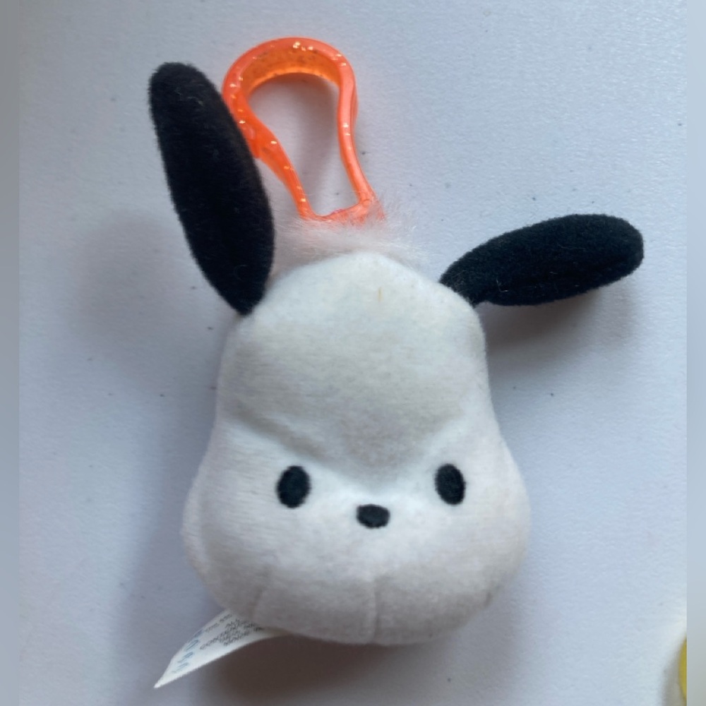 Hello Kitty Keychain Collection - Picture 3 of 7